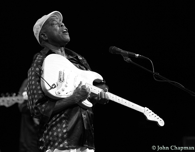 BuddyGuy2011-09-28VanDuzerTheatreArcataCA (8).jpg